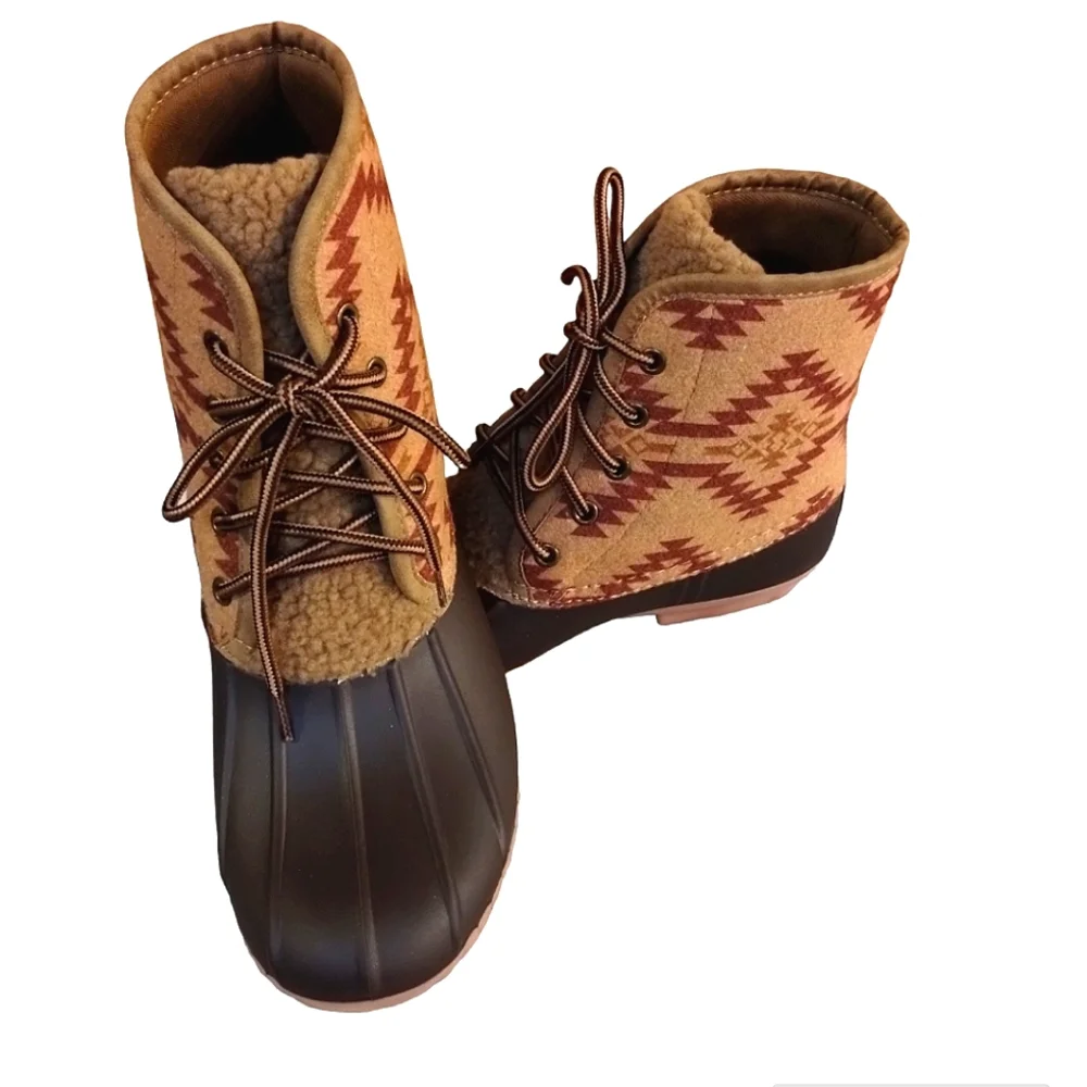 Simply Southern Aztec Print Lace Up Bootie Duck Boot Size 9 New